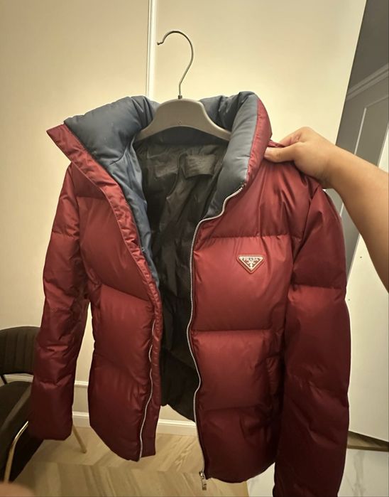 Пуховик Prada бордовый