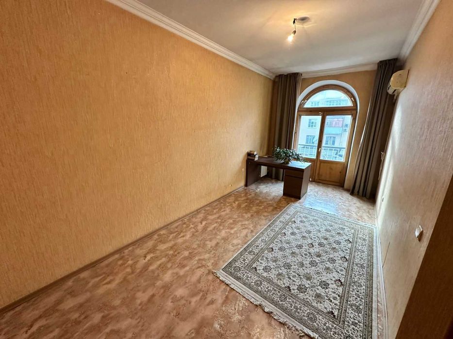В продаже 4х ком квартира Чехова 64