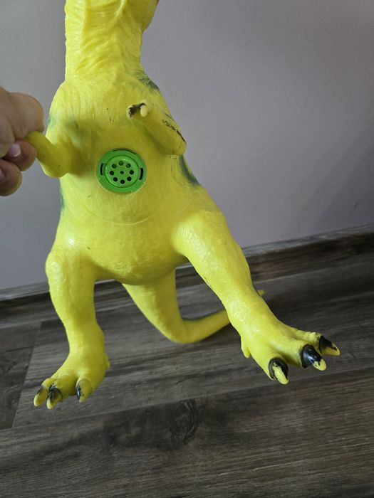 Гумен динозавър със звук