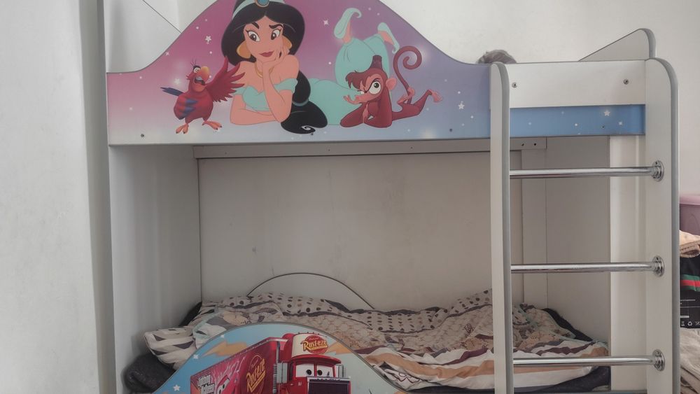 Продам двух ярусную кровать