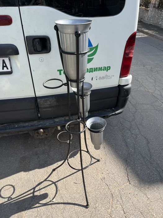 Стелажи - Оборудване Цветарски Магазин