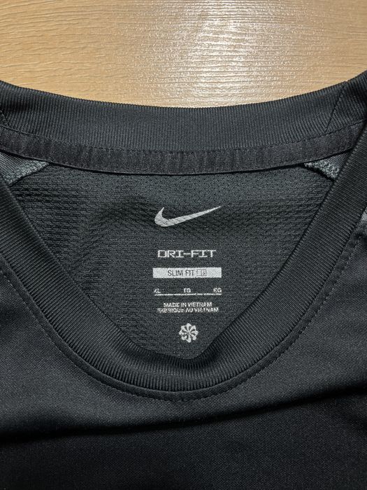 Nike Dri Fit Strike ll спортна тениска размер L-XL