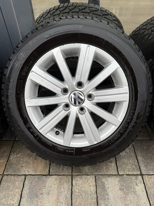 vw Golf 6 оригинални с чисто нови зимни гуми 15 цола  195/65/15 - 300€