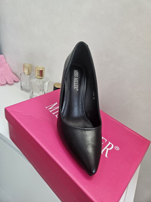 Продам новые туфли 37 размер