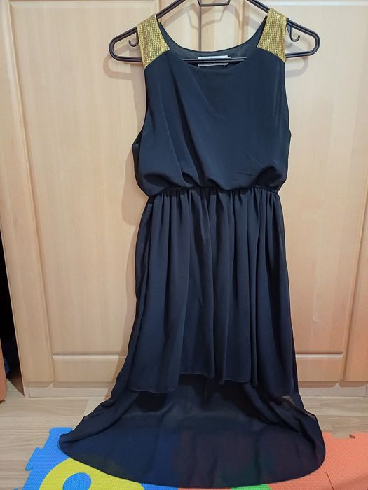 Vand rochie cu trena, L, în stare impecabila