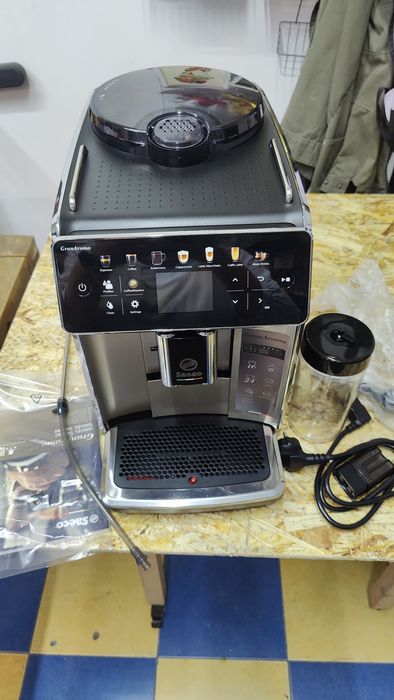 Кофемашина Saeco SM6582/30. Б/у