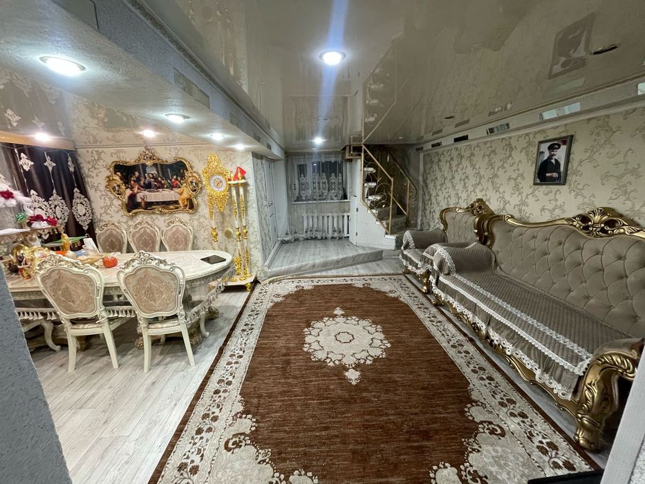 Продам коттедж на Высточном вдоль дороги