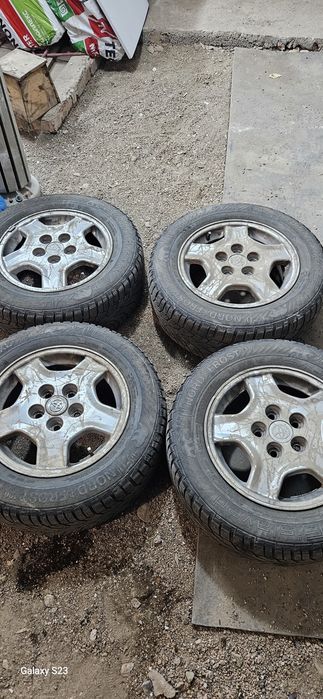 Продам диски +шины 205/65/15
