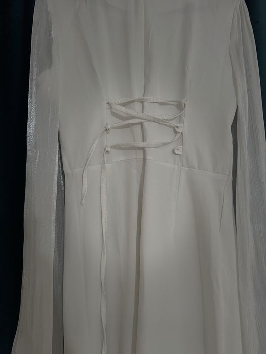 Вечернее платье белый