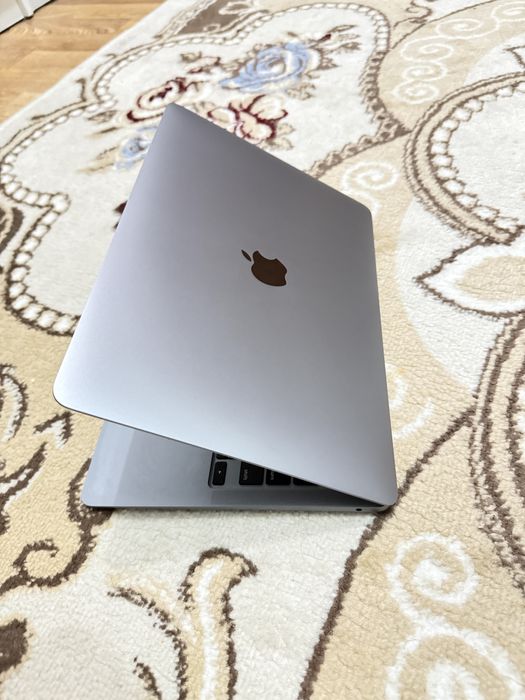 MACBOOK air 2020 на запчасть