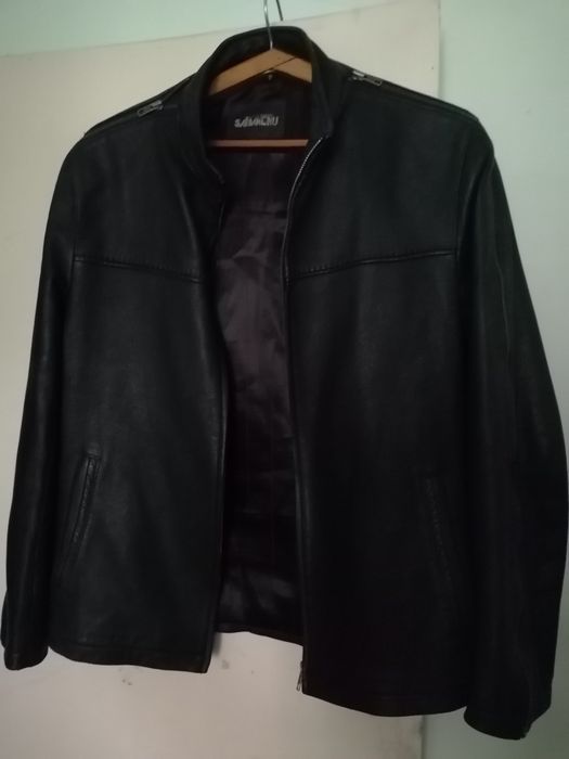 Продам кожаные куртки.