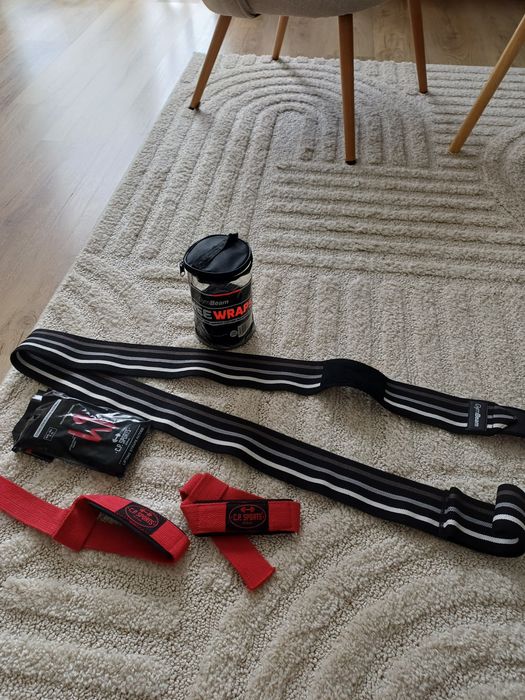Bandaje genunchi și curele fitness