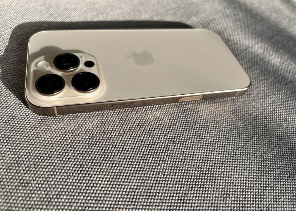 Vand Iphone 16 PRO 128 GB ca Nou!