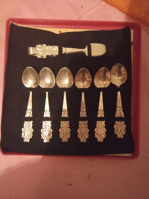 Продам десертные лошки