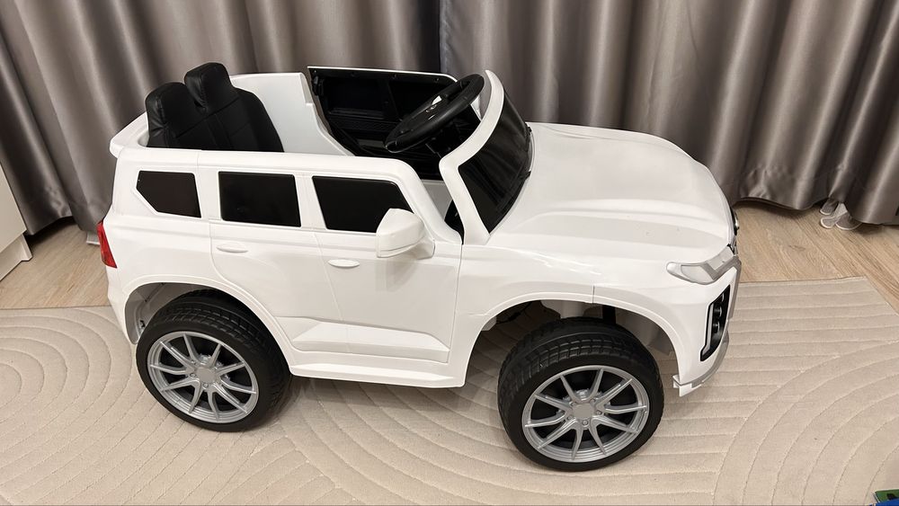 Продам детский электромобиль