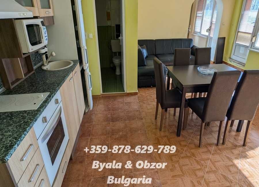 Просторен двустаен апартамент с 2 бани в гр.Бяла