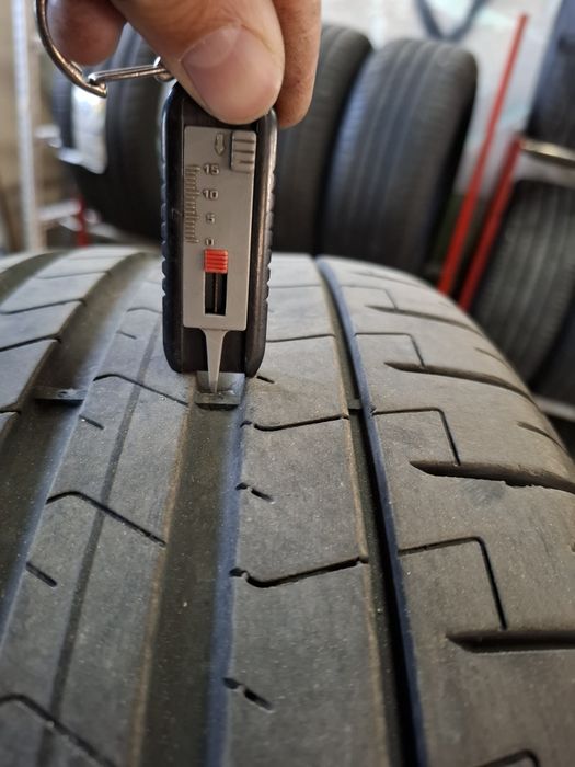245 40 19  Pirelli pzero