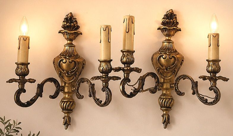 Elegant set de aplice dimensiuni mari în stilul francez Louis din bronz masiv,piese cu o lucrătură de o foarte mare finețe