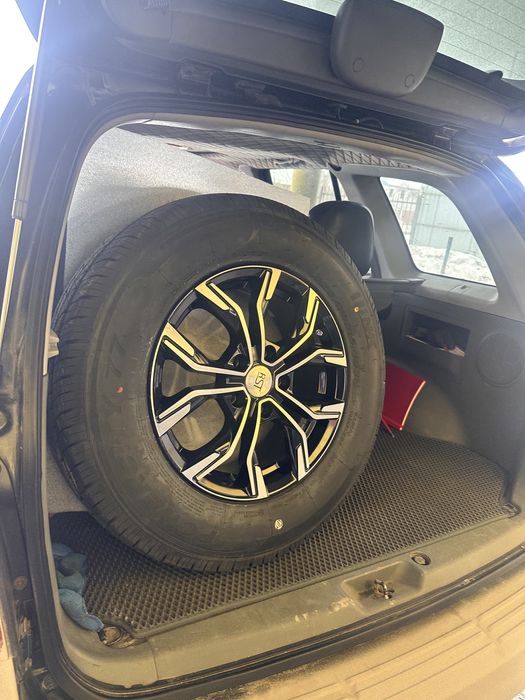 Продам диски с резиной