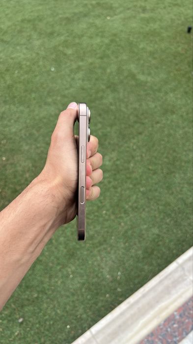 Iphone 16 pro desert