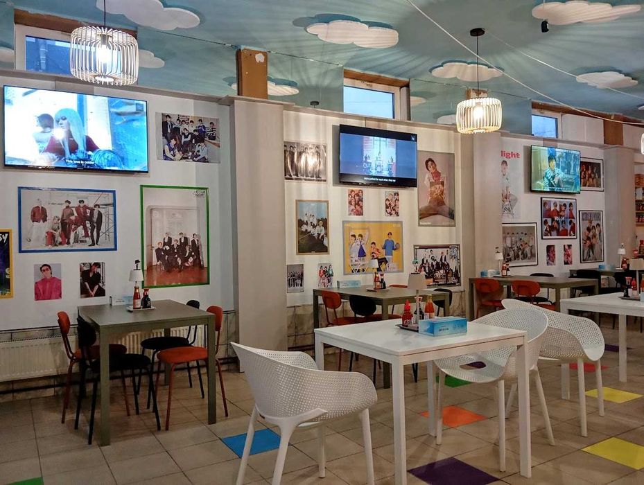 Inchiriem sala pentru evenimente pt max 40 persoane.