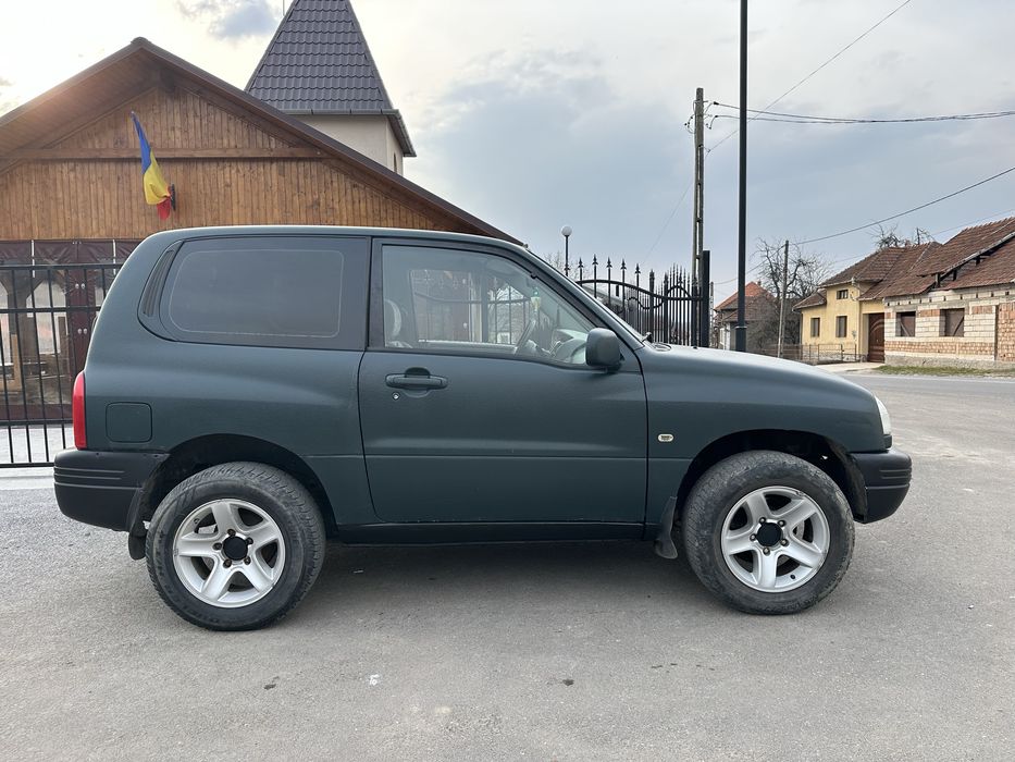 Suzuki Grand Vitara 2.0i Benzina 128 CP