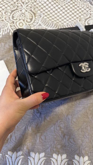 Продаю сумку Chanel в телячьей коже