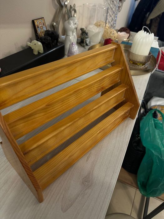 Стойки за лакове