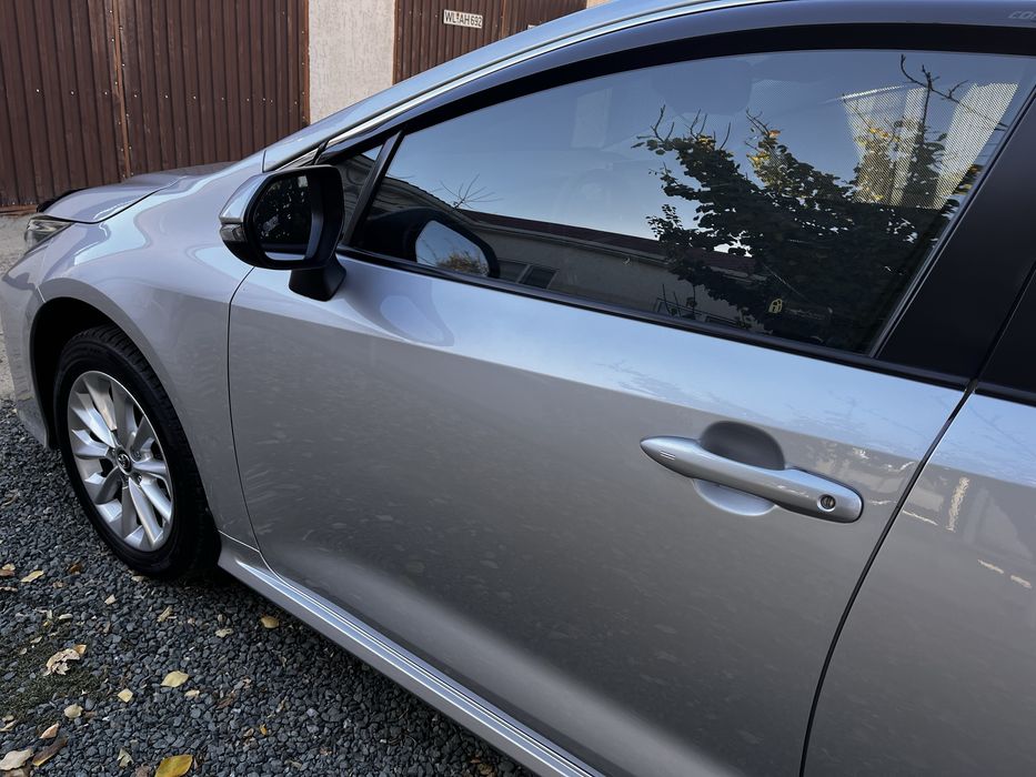 Tayota Corolla E210