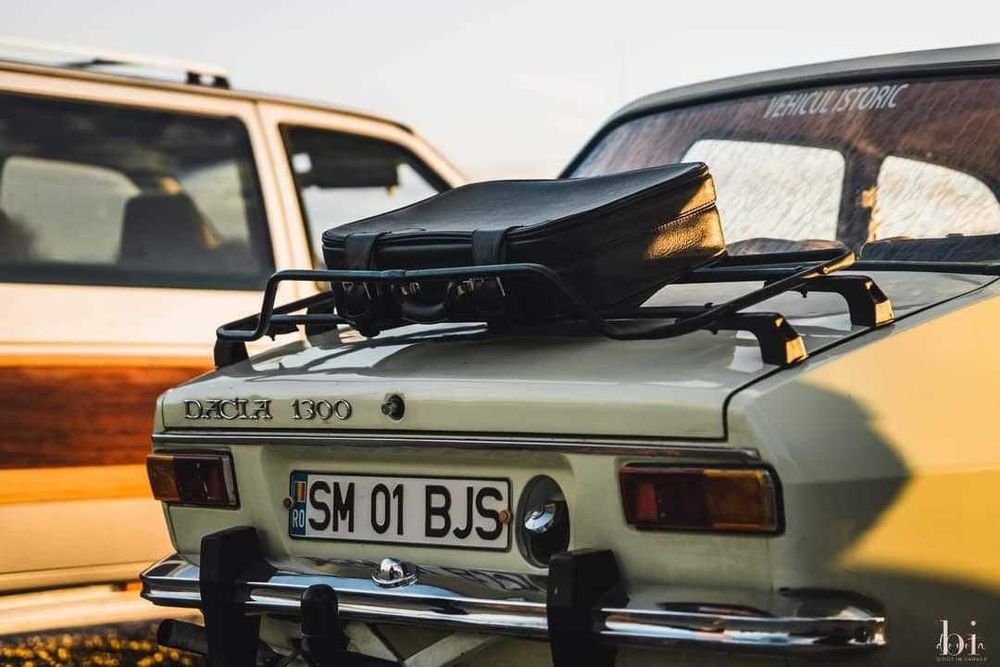 Mașini de epocă la evenimente / nunți