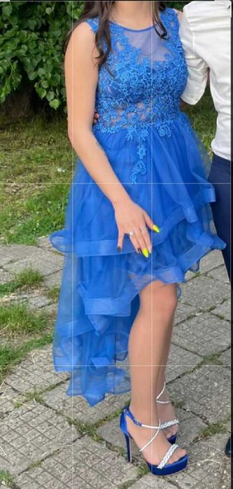 Къси бални рокли размер S