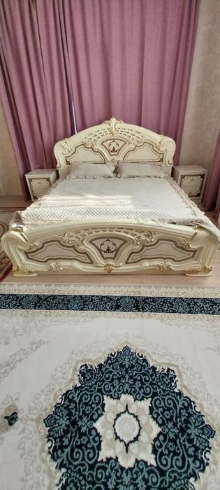 Спальный гарнитур почти новый