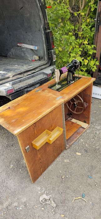 Рабочая швейная машинка