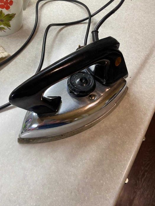 Утюг советский в рабочем состоянии