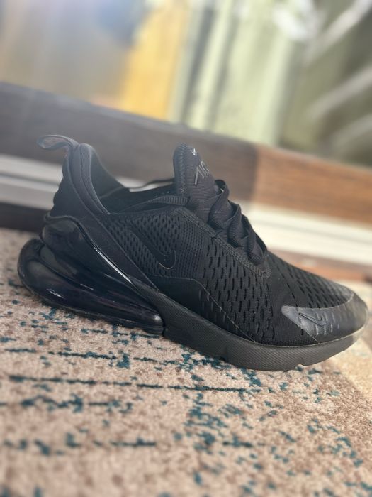 Adidasi nike air 27 C