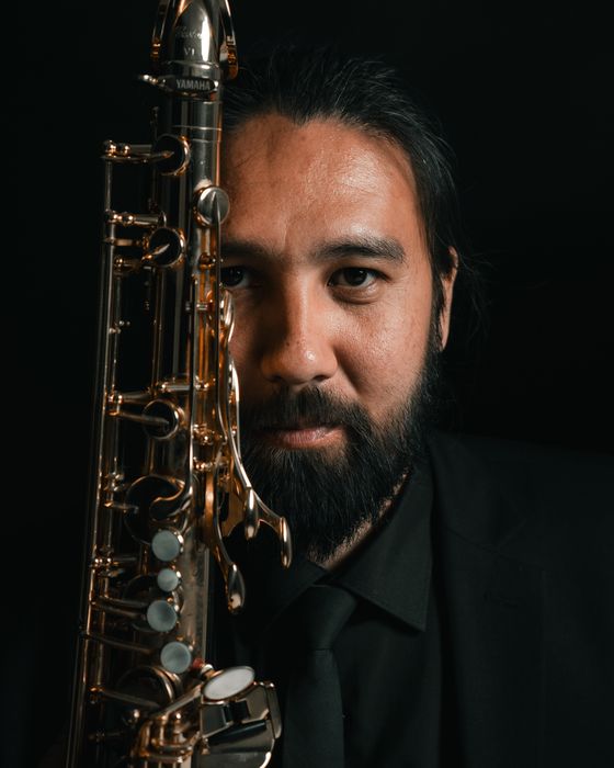 Саксофонист/ Поздравление на 8 марта