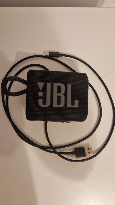 Vând boxă JBL GO3 + cablu