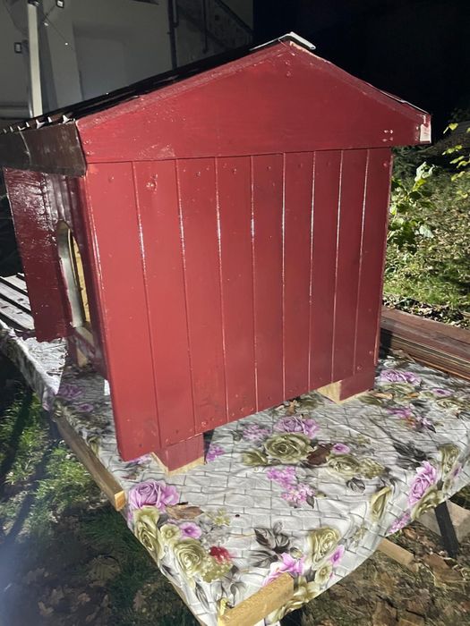 Cusca izolata pentru caini- spatiu de depozitare, acoperis rabatabil