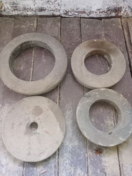 Чарх тошлар сотилади