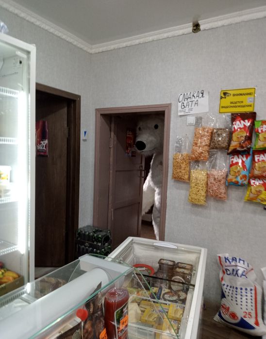 Шпальный дом с магазином