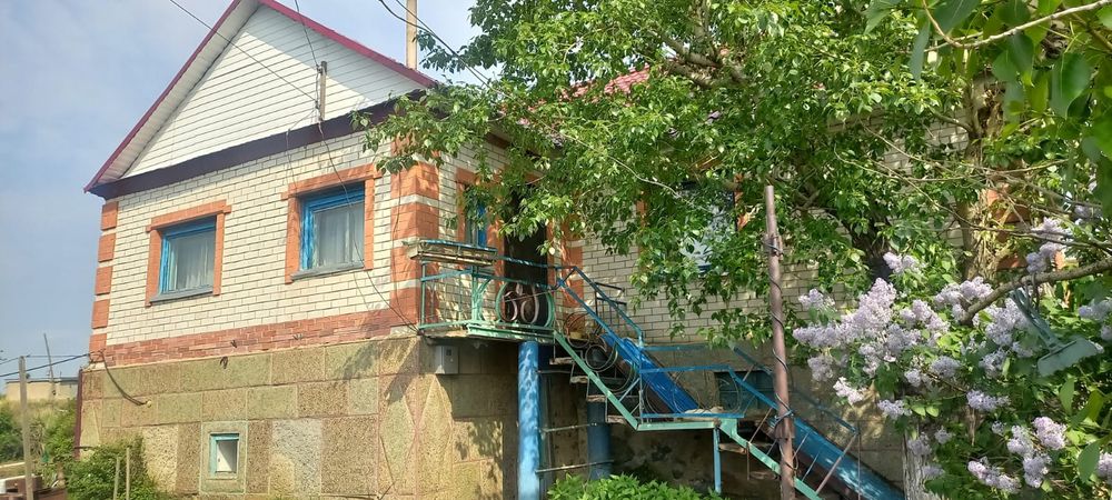 Продам дом в центре Борового