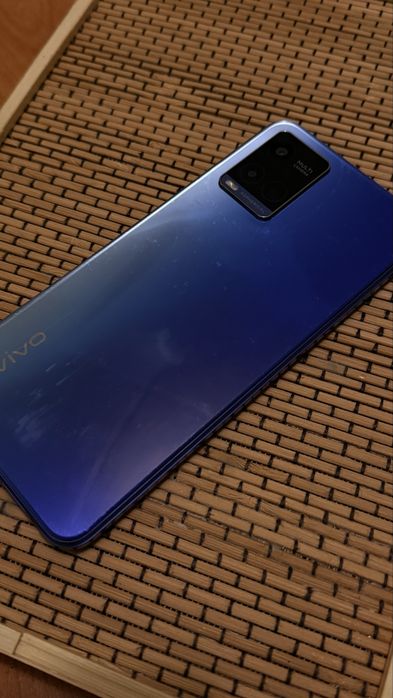 Продам Vivo Y21