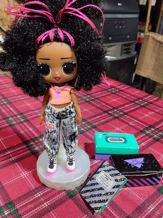 Papusa Lol Surprise tweens hoops