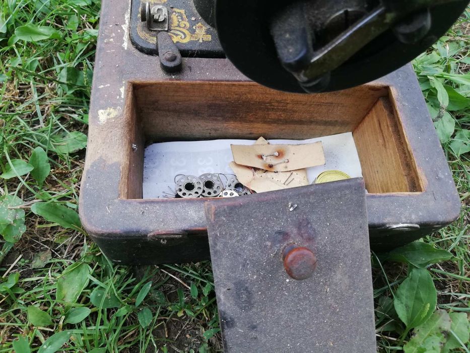 Стара шевна машина