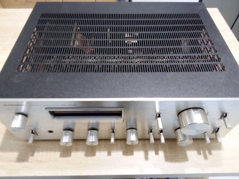 Усилвател Pioneer SA 708