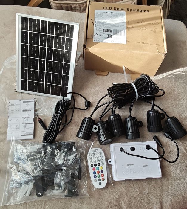 Set proiectoare solare RGB