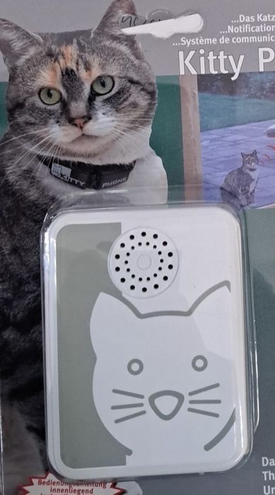 Telefon cu senzor pentru  pisici