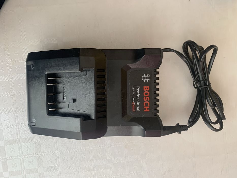 Incarcator bosch GAL 18v 40 . Bosch GAL 12v 40