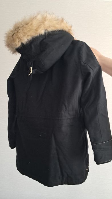 Одежда:  куртки, платья.