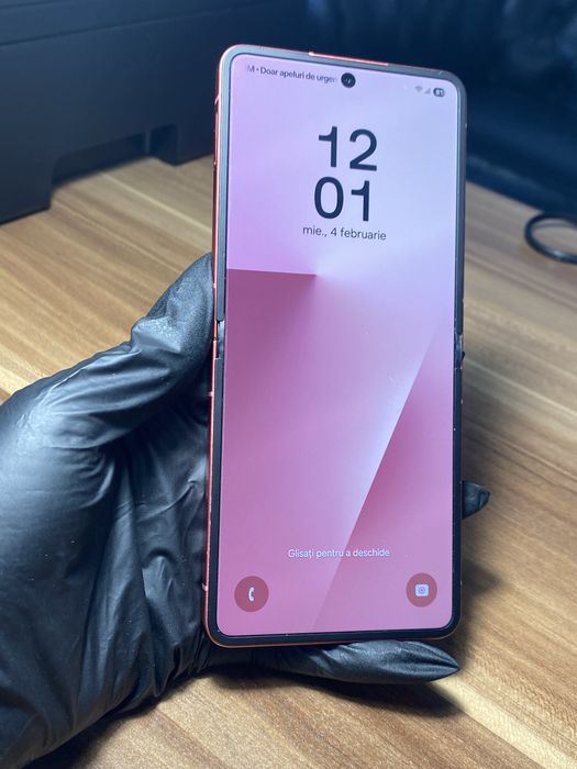 Samsung Galaxy Z Flip7 • 512 GB • Coralred